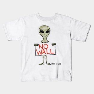 Aliens vote no Kids T-Shirt